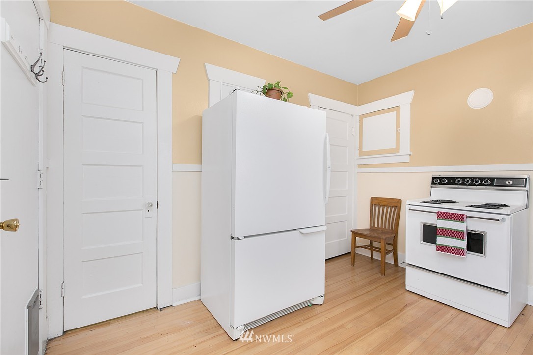 3610 Rockefeller Avenue Everett, WA 98201 - Photo 8 of 22