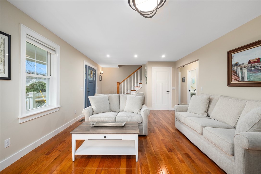 81 South Pier Road Narragansett, RI 02882 - Photo 9 of 49