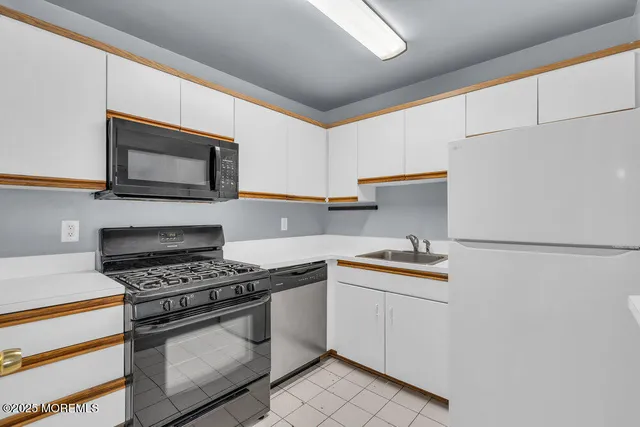 $335,000 | 3403 Bridge Avenue, Unit 13, Point Pleasant, NJ 08742