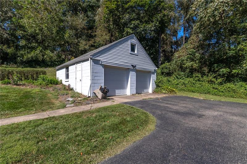 852 5th Street Rochester, PA 15074 - Photo 3 of 16