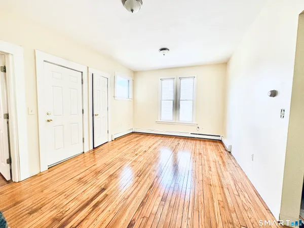 $1,600 | 429 Baldwin Street, Unit 2, Waterbury, CT 06706