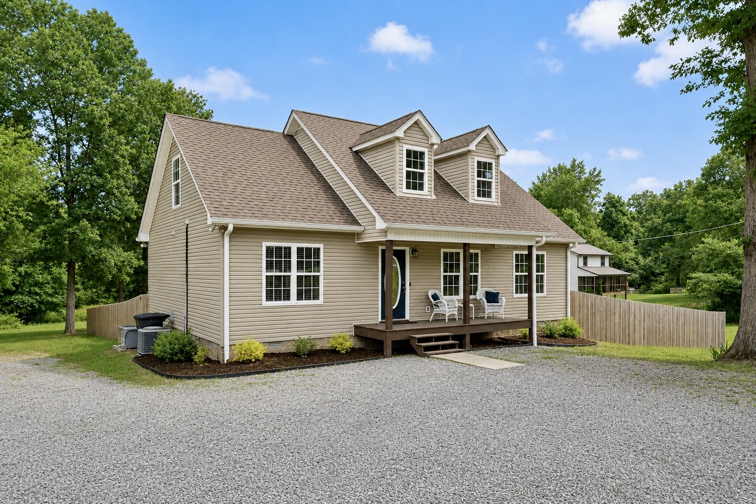 1099 Old County House Road Charlotte, TN 37036 - Photo 2 of 47