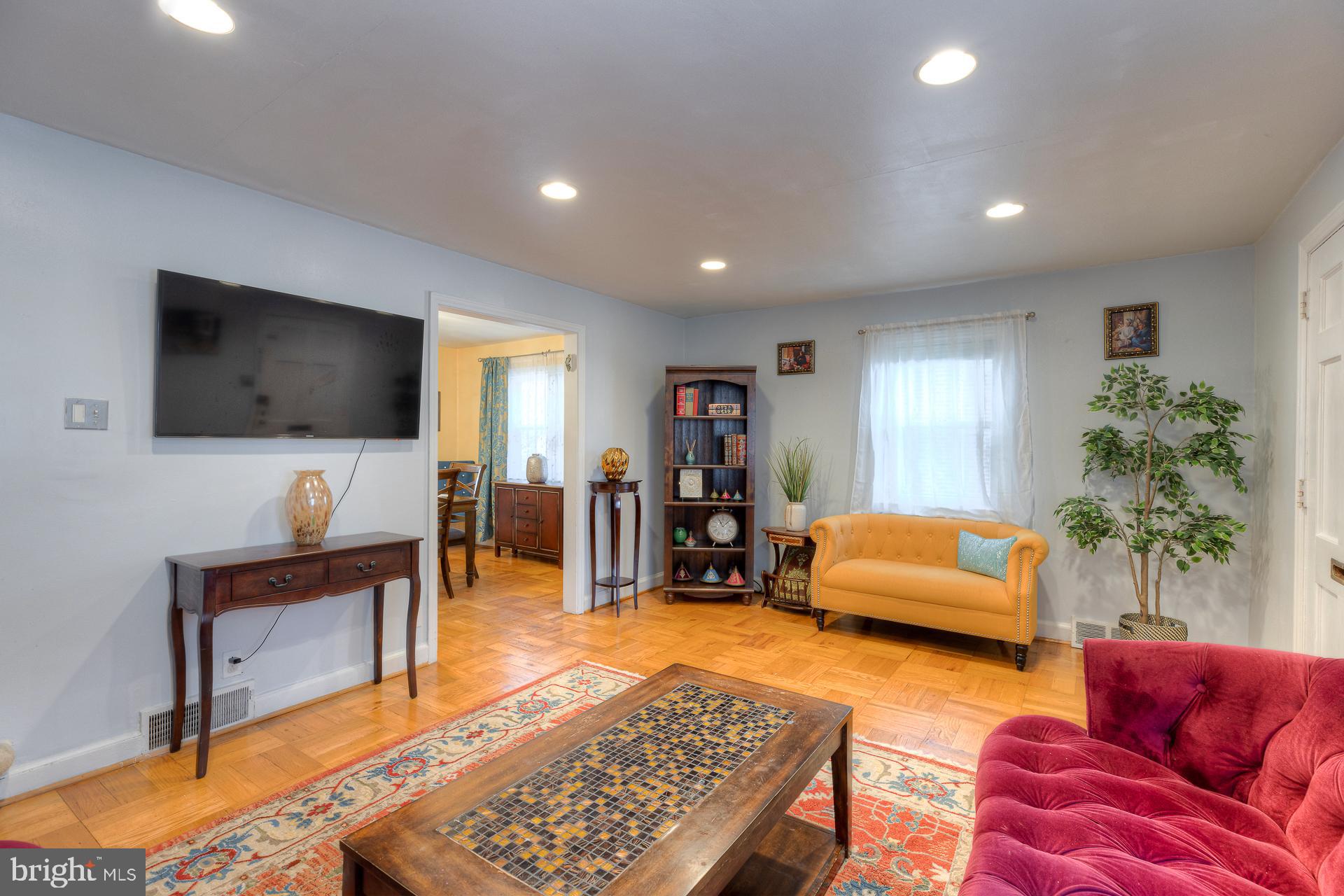 109 Rockglen Road Wynnewood, PA 19096 - Photo 4 of 20 Living Room