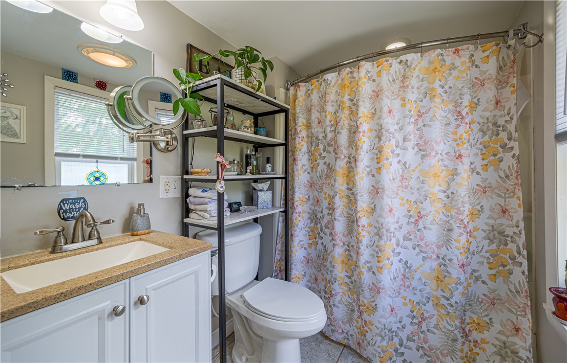 43 Duane Street Warwick, RI 02818 - Photo 9 of 21