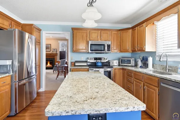$335,000 | 2408 Southwest Kings Court, Topeka, KS 66614