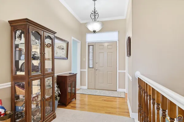 $335,000 | 2408 Southwest Kings Court, Topeka, KS 66614