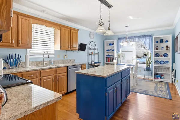 $335,000 | 2408 Southwest Kings Court, Topeka, KS 66614