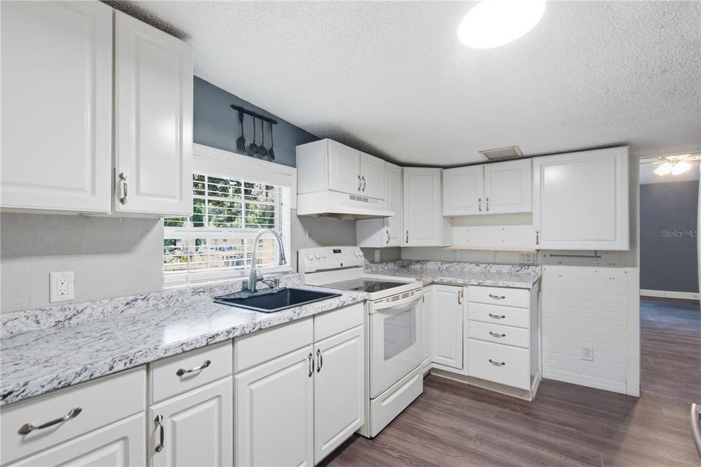 39217 Fibelkorn Road Zephyrhills, FL 33540 - Photo 15 of 27