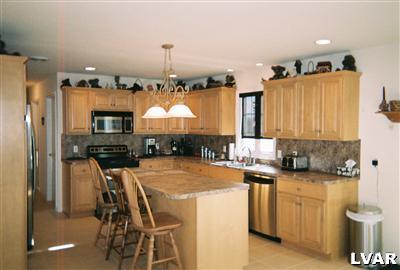 463 Mt Pleasant Road Bangor, PA 18013 - Photo 3 of 14 Gallery Image 3