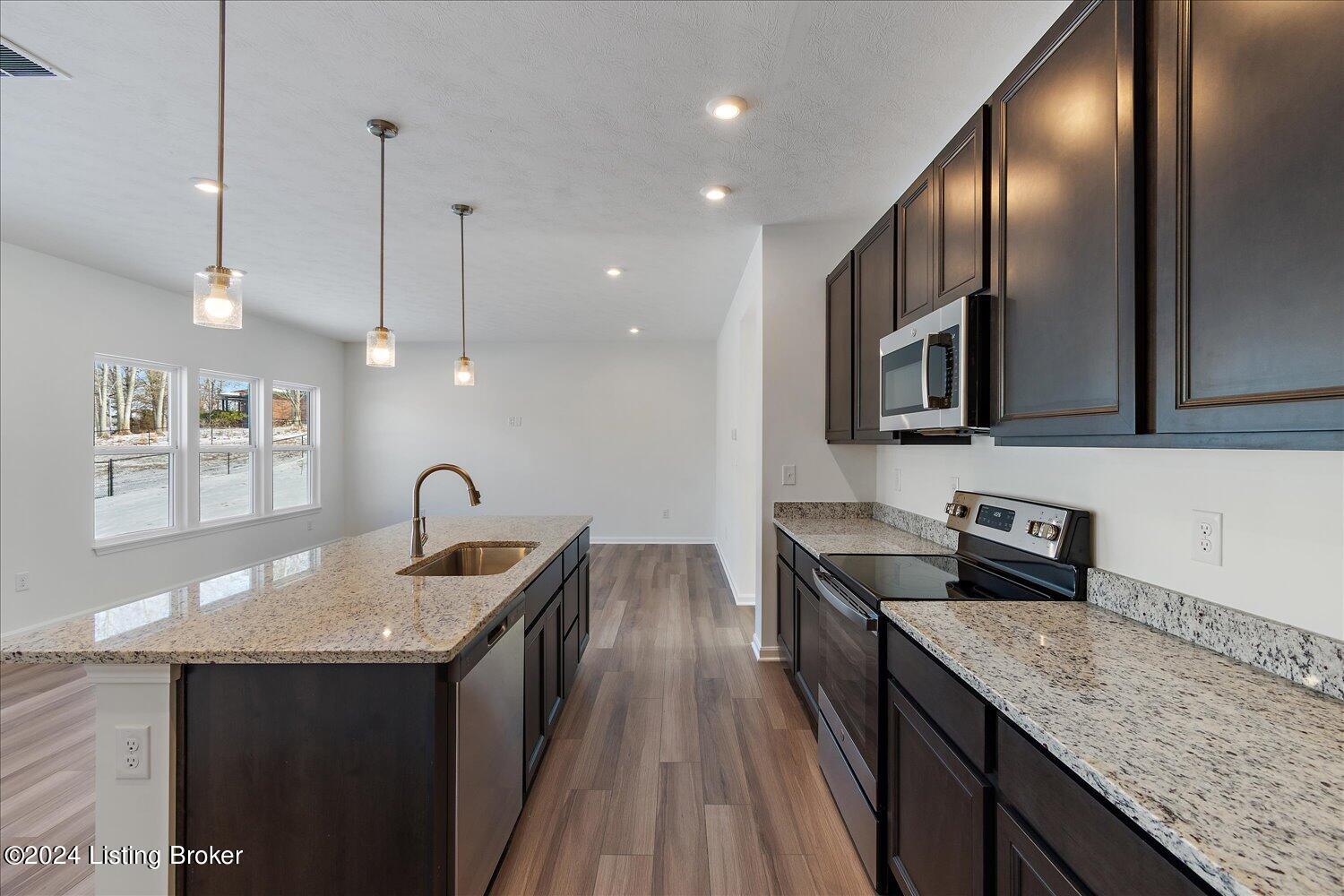 220 Blue Ridge Circle Mount Washington, KY 40047 - Photo 5 of 26 05-Kitchen