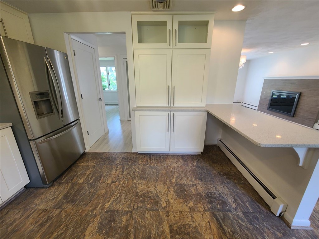 426 South County Trail Exeter, RI 02822 - Photo 6 of 31