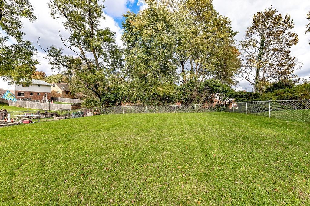 5678 Lawrence Road Cincinnati, OH 45248 - Photo 33 of 36