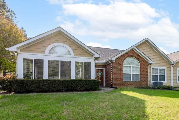 $279,000 | 1925 Appling Oaks Circle, Cordova, TN 38016