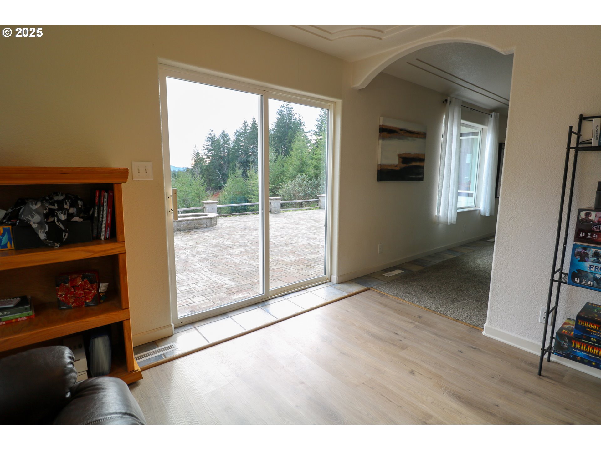 94088 Kirkendall Lane North Bend, OR 97459 - Photo 35 of 46 a view interior of the house and window