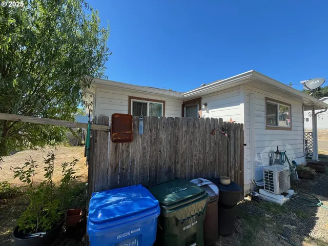 $240,000 | 776 East 4th Avenue, Sutherlin, OR 97479