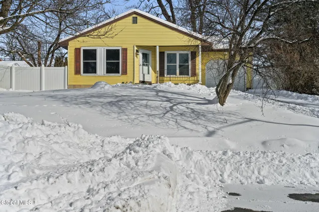 $299,999 | 4 Silver Berry Place, Albany, NY 12211