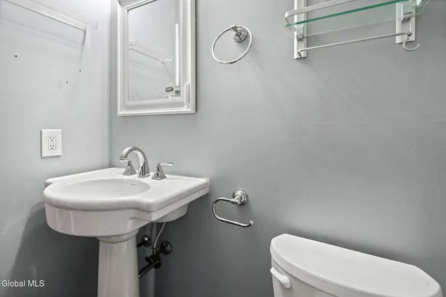 $299,999 | 4 Silver Berry Place, Albany, NY 12211