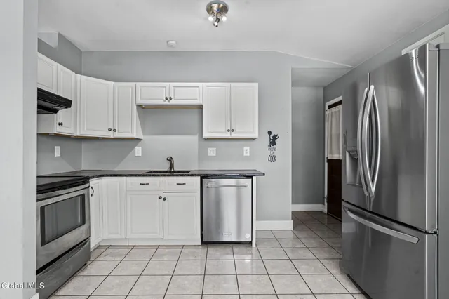 $299,999 | 4 Silver Berry Place, Albany, NY 12211