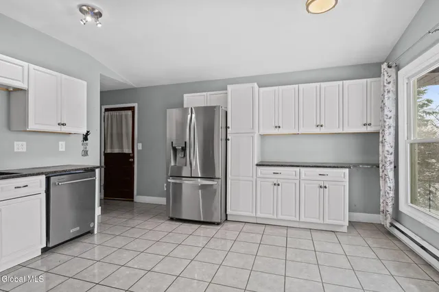 $299,999 | 4 Silver Berry Place, Albany, NY 12211