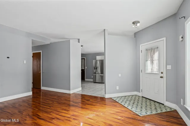 $299,999 | 4 Silver Berry Place, Albany, NY 12211