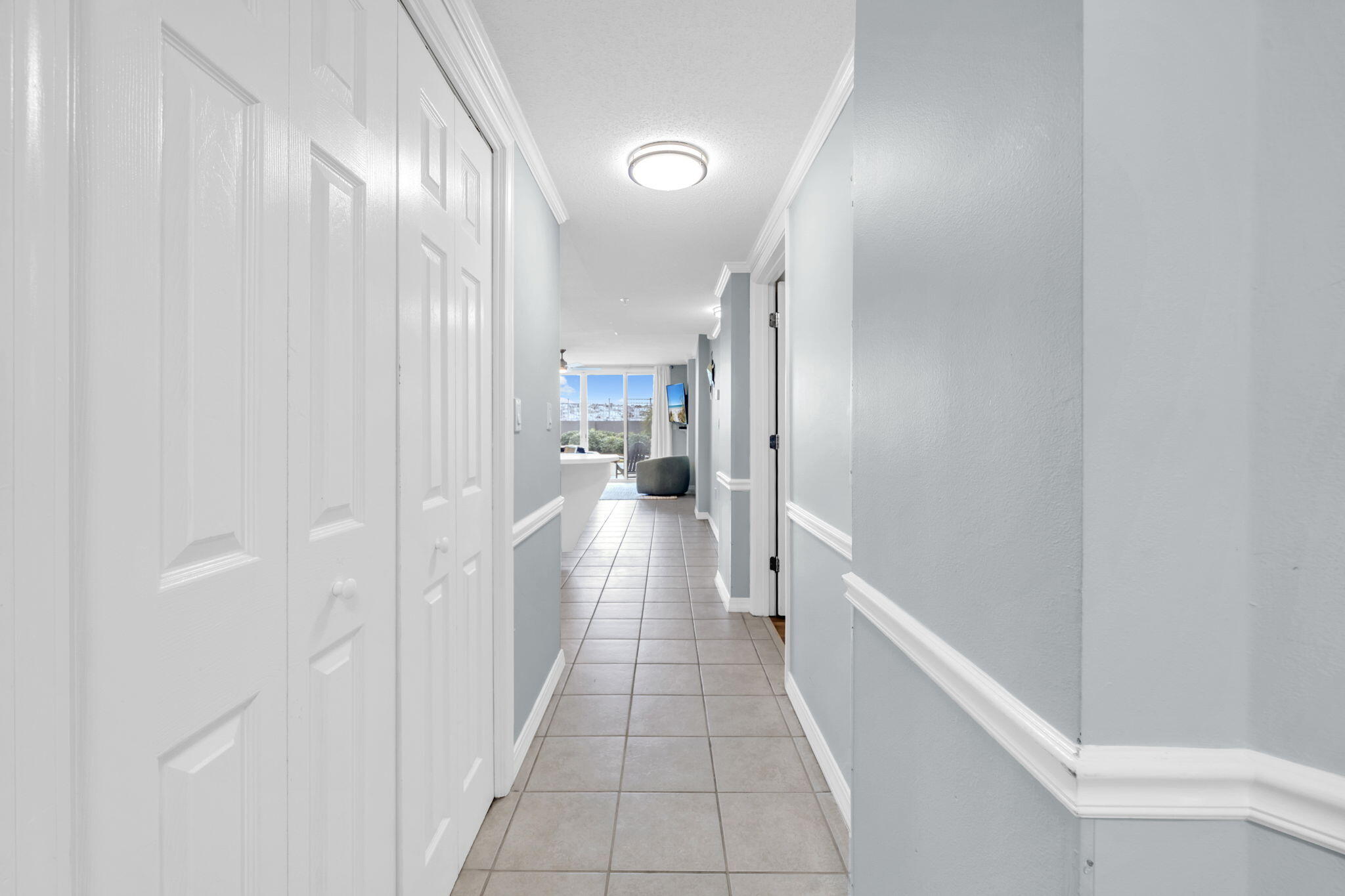 520 Santa Rosa Boulevard, Unit 100 Fort Walton Beach, FL 32548 - Photo 31 of 47 Foyer Entrance