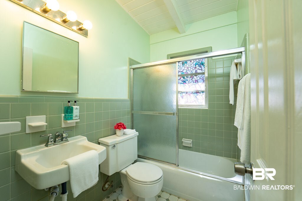 18694 Cedar Drive Foley, AL 36535 - Photo 9 of 21 Bathroom