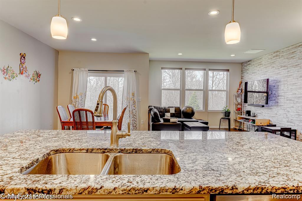 43646 Prospect Lane Novi, MI 48375 - Photo 14 of 39
