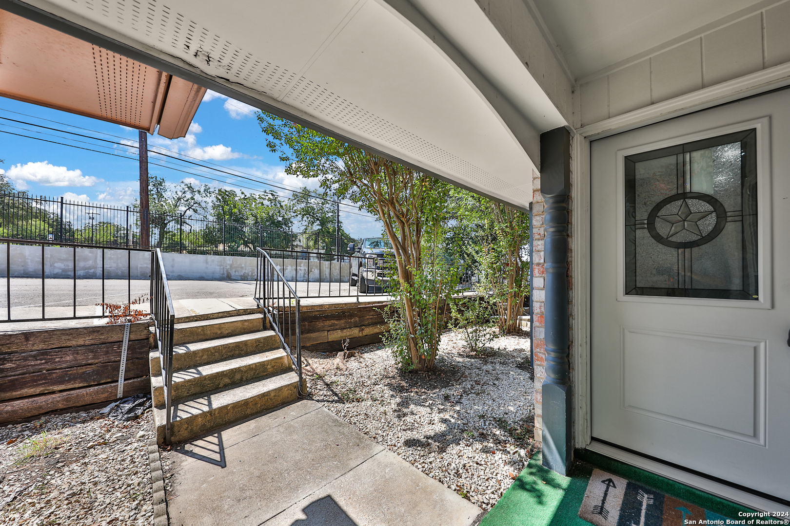 5333 Callaghan Road San Antonio, TX 78228 - Photo 3 of 39 Gallery Image 3