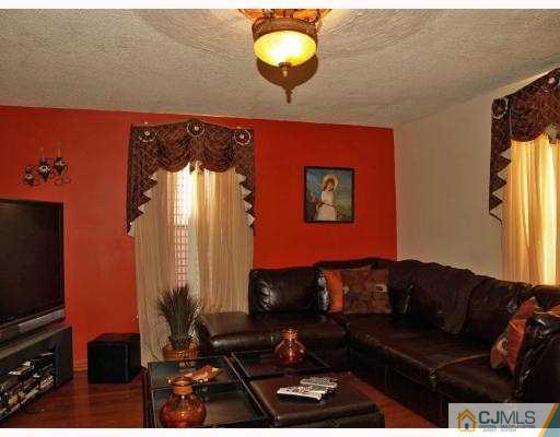 99 Rector Street Perth Amboy, NJ 08861 - Photo 3 of 10 Gallery Image 3