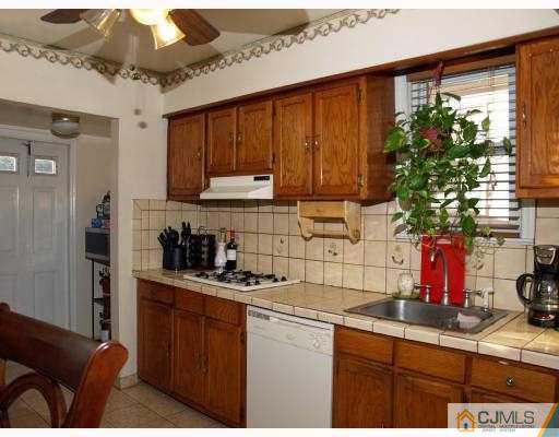 99 Rector Street Perth Amboy, NJ 08861 - Photo 5 of 10 Gallery Image 5