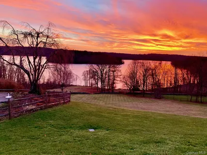 $1,995,000 | 5 Old Cross River Road, Katonah, NY 10536