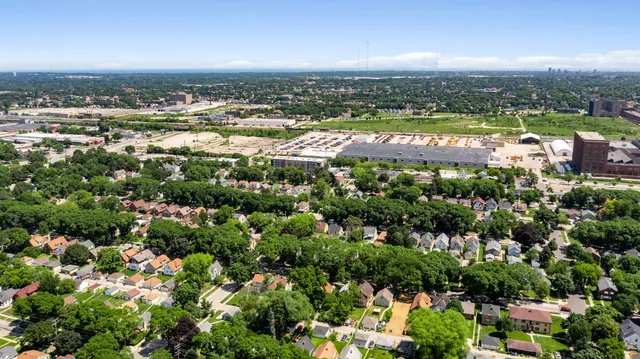 $205,000 | 3731 North 39th Street, Milwaukee, WI 53216