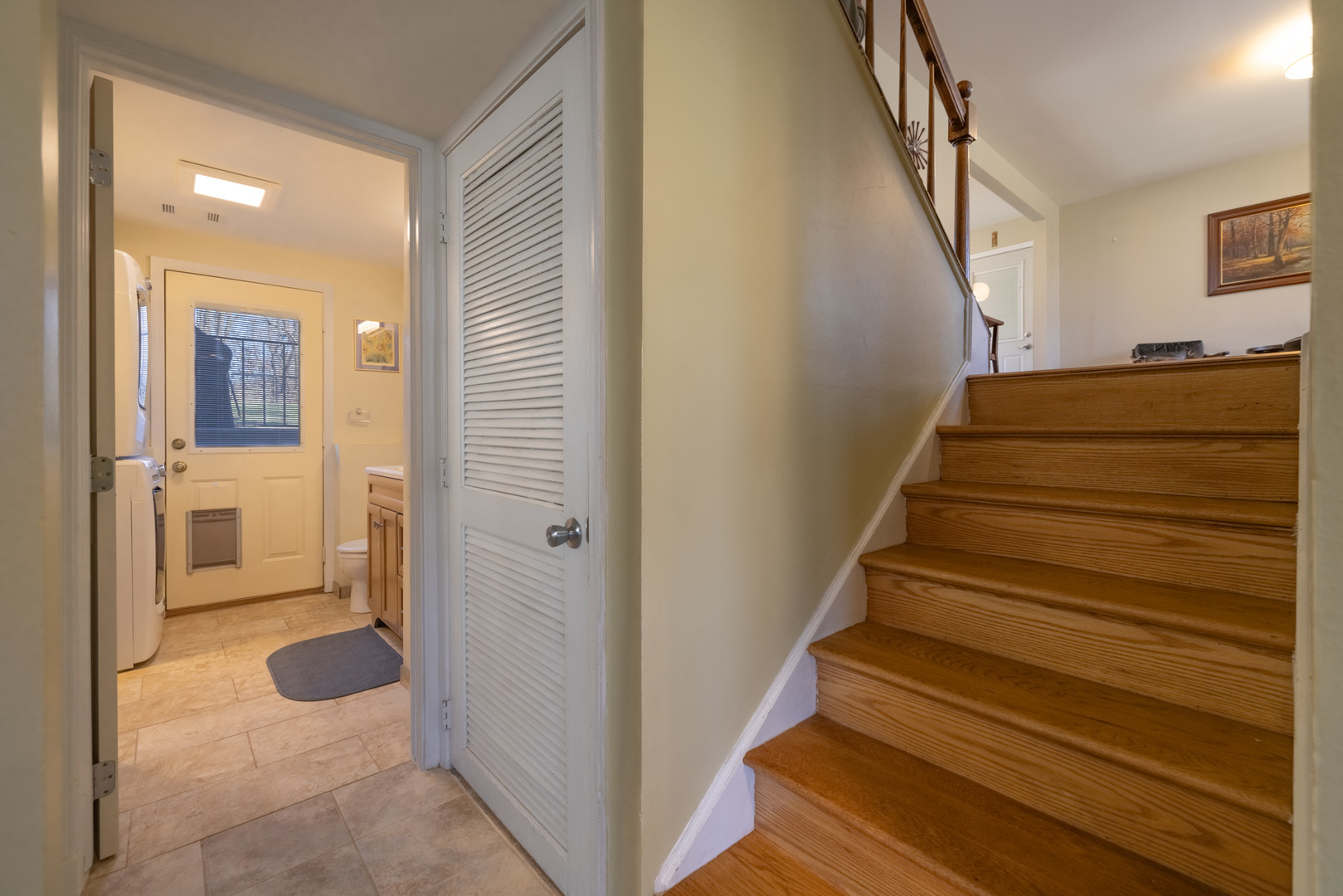 619 Scott Street Algonquin, IL 60102 - Photo 29 of 48 a view of entryway and hall