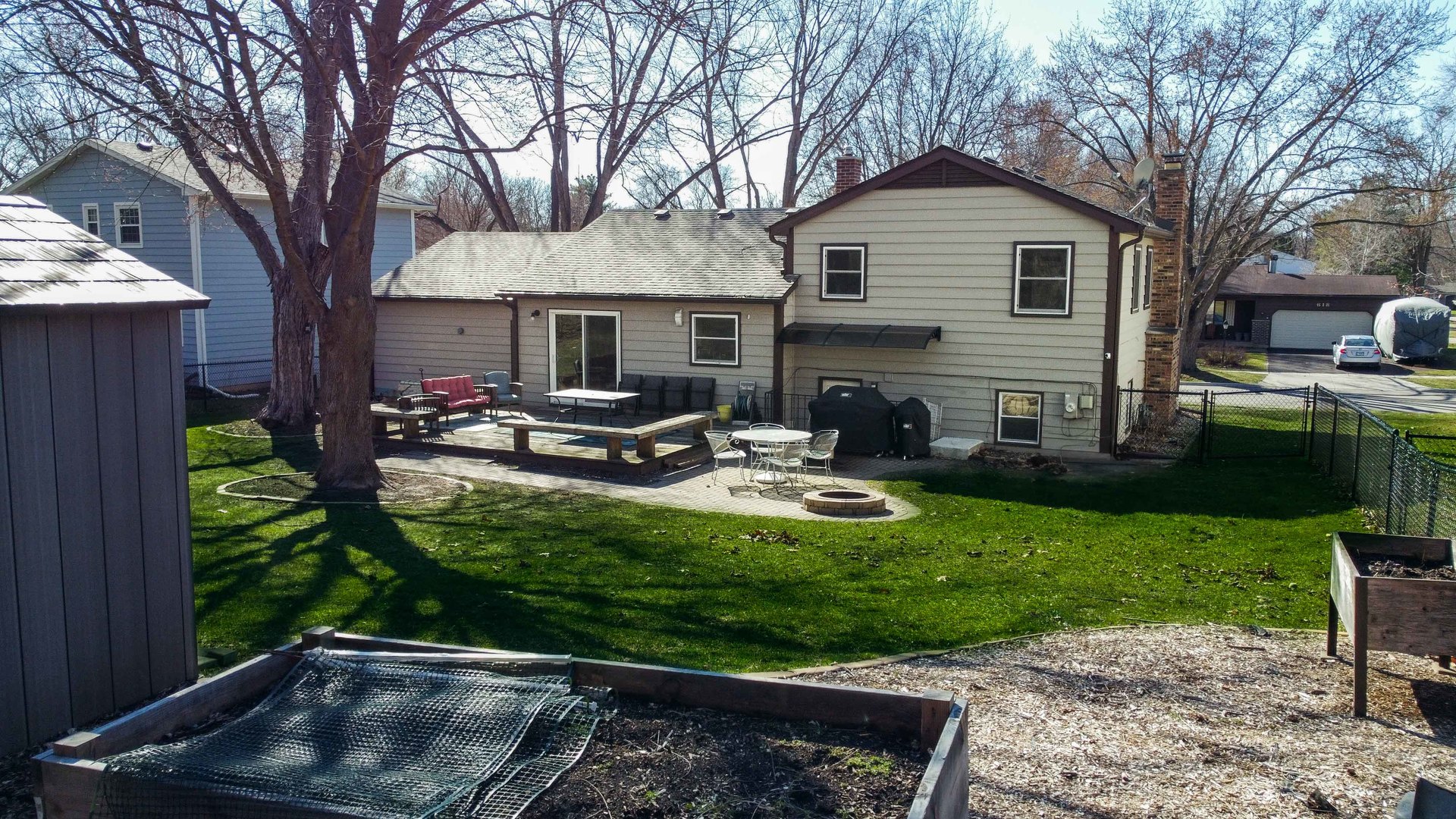 619 Scott Street Algonquin, IL 60102 - Photo 36 of 48 a front view of a house with garden