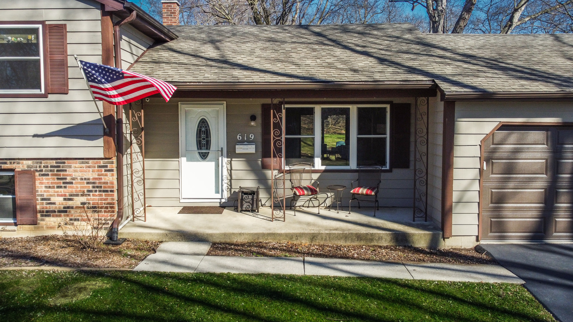 619 Scott Street Algonquin, IL 60102 - Photo 4 of 48 a view of a house with brick walls