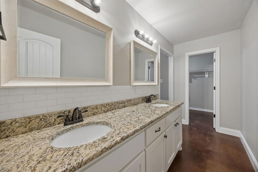 1382 Rogers Road Newark, TX 76071 - Photo 16 of 31 Gallery Image 16