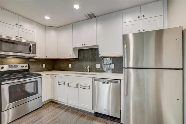 $1,500 | 935 La Posada Drive, Unit 222, Austin, TX 78752