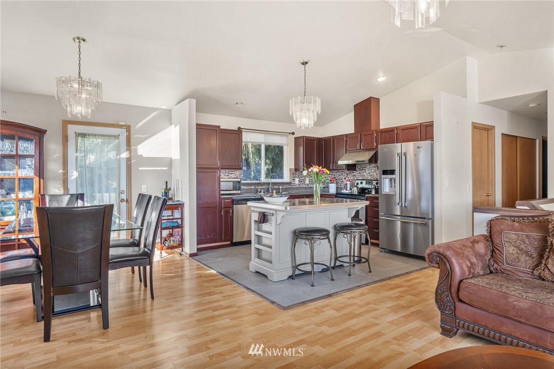 7620 Upper Ridge Road Everett, WA 98203 - Photo 8 of 23
