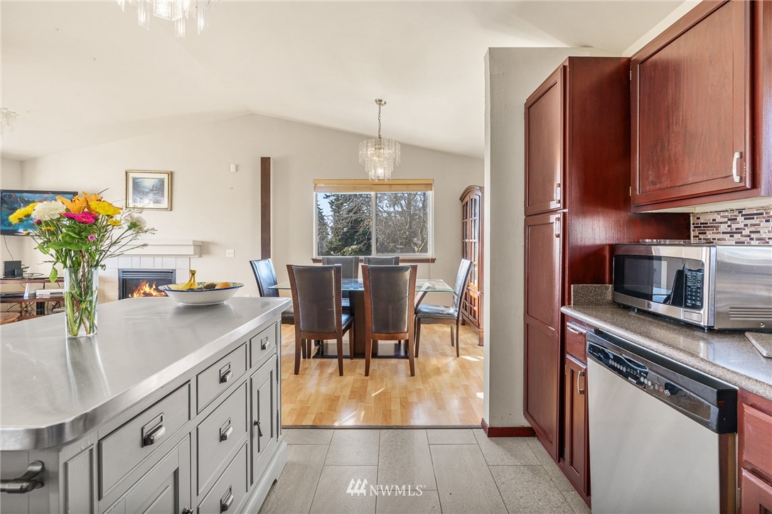 7620 Upper Ridge Road Everett, WA 98203 - Photo 9 of 23