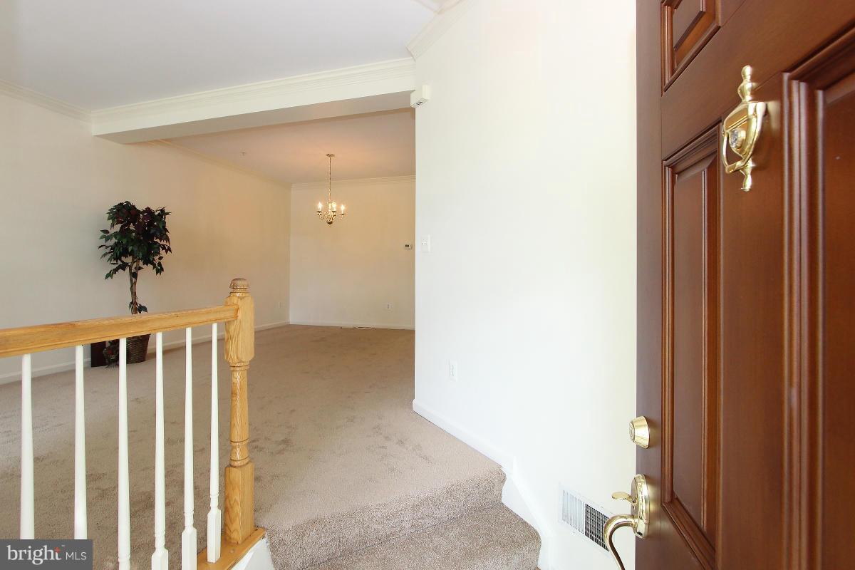 13029 Middlebrook Road Germantown, MD 20874 - Photo 2 of 30 Entry Foyer
