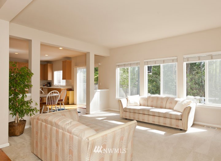 17535 Southeast 186th Way Renton, WA 98058 - Photo 5 of 15 Gallery Image 5