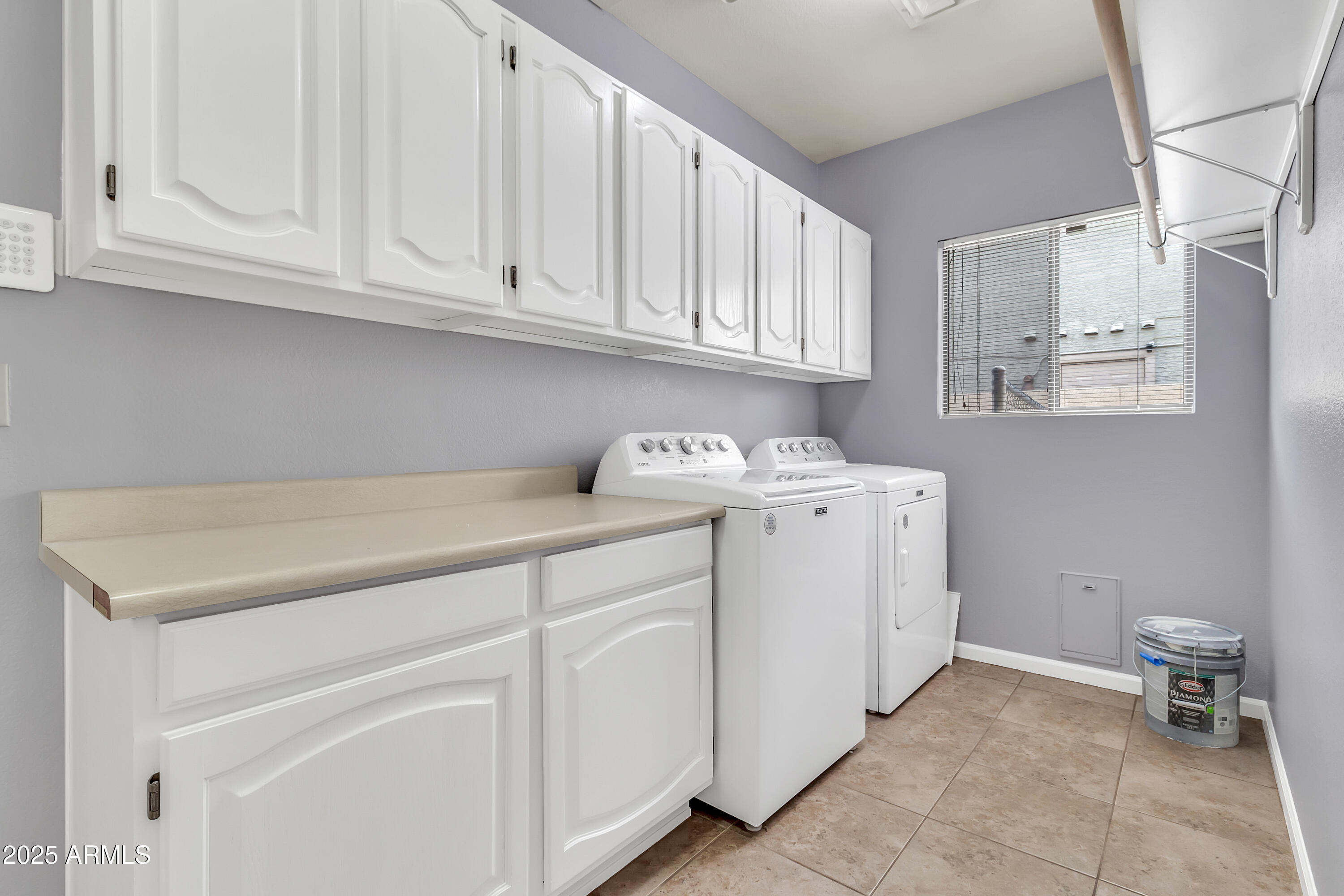 205 East Stacey Lane Tempe, AZ 85284 - Photo 37 of 63 a utility room with sink dryer and washer