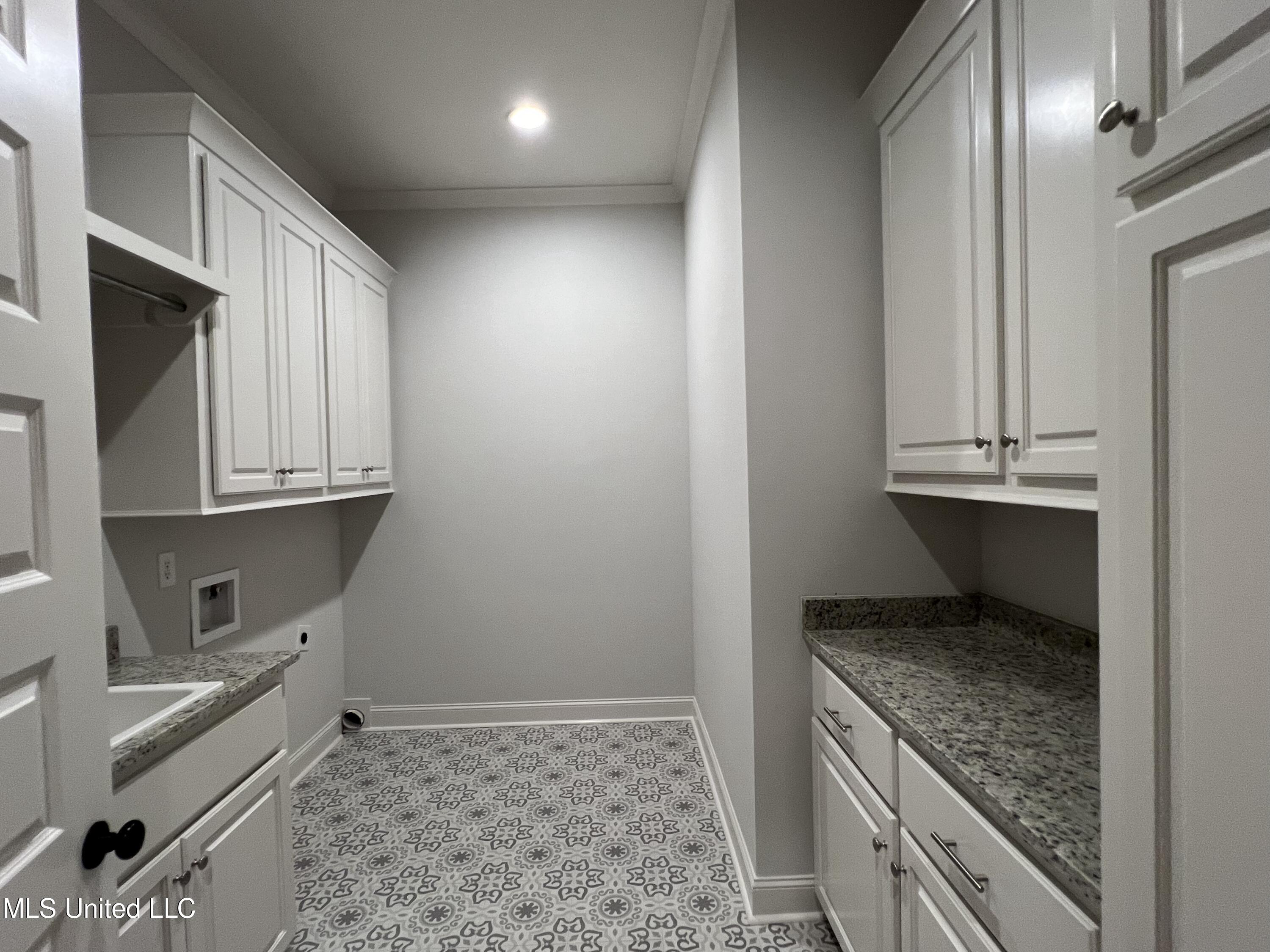 1911 Freedom Ring Drive Brandon, MS 39047 - Photo 7 of 8 front view