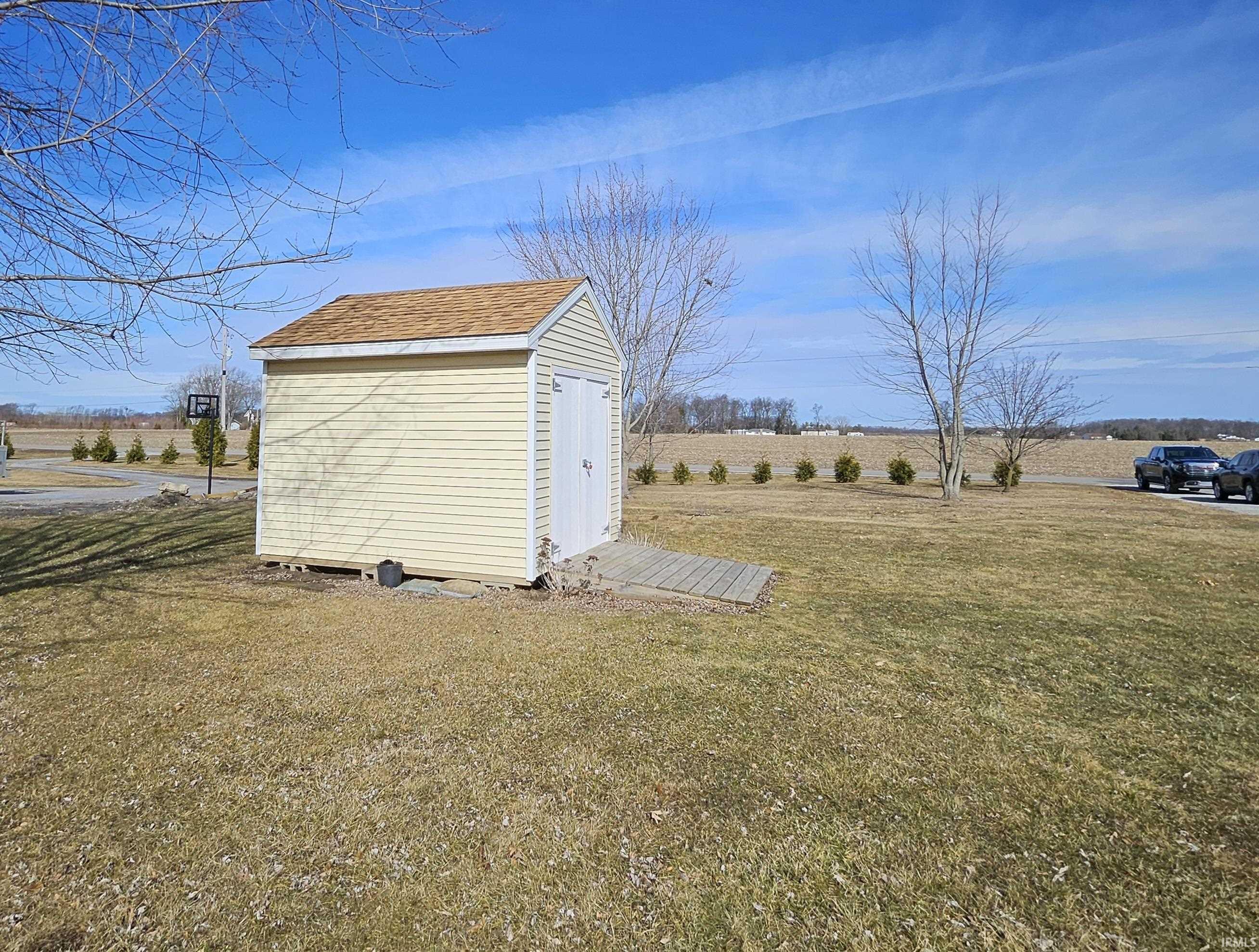 8229 Carroll Road Churubusco, IN 46723 - Photo 25 of 28 Gallery Image 25
