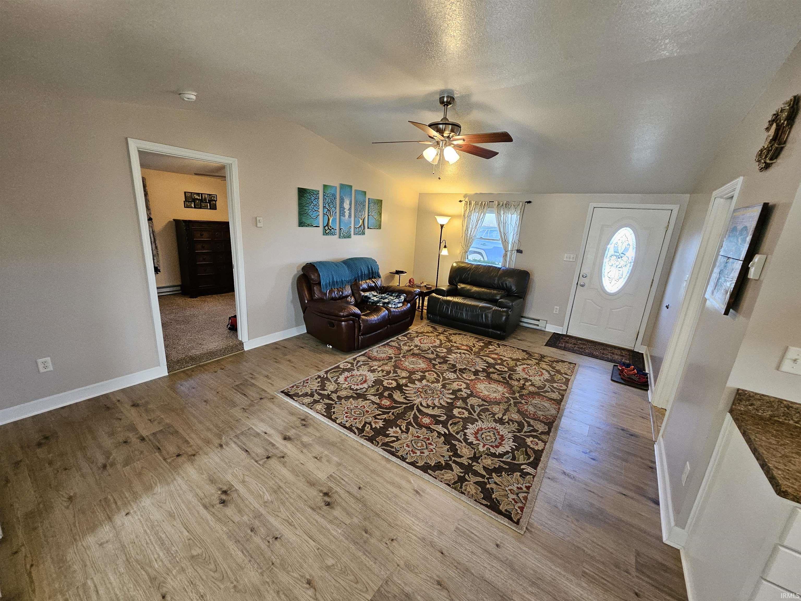 8229 Carroll Road Churubusco, IN 46723 - Photo 5 of 28 Gallery Image 5