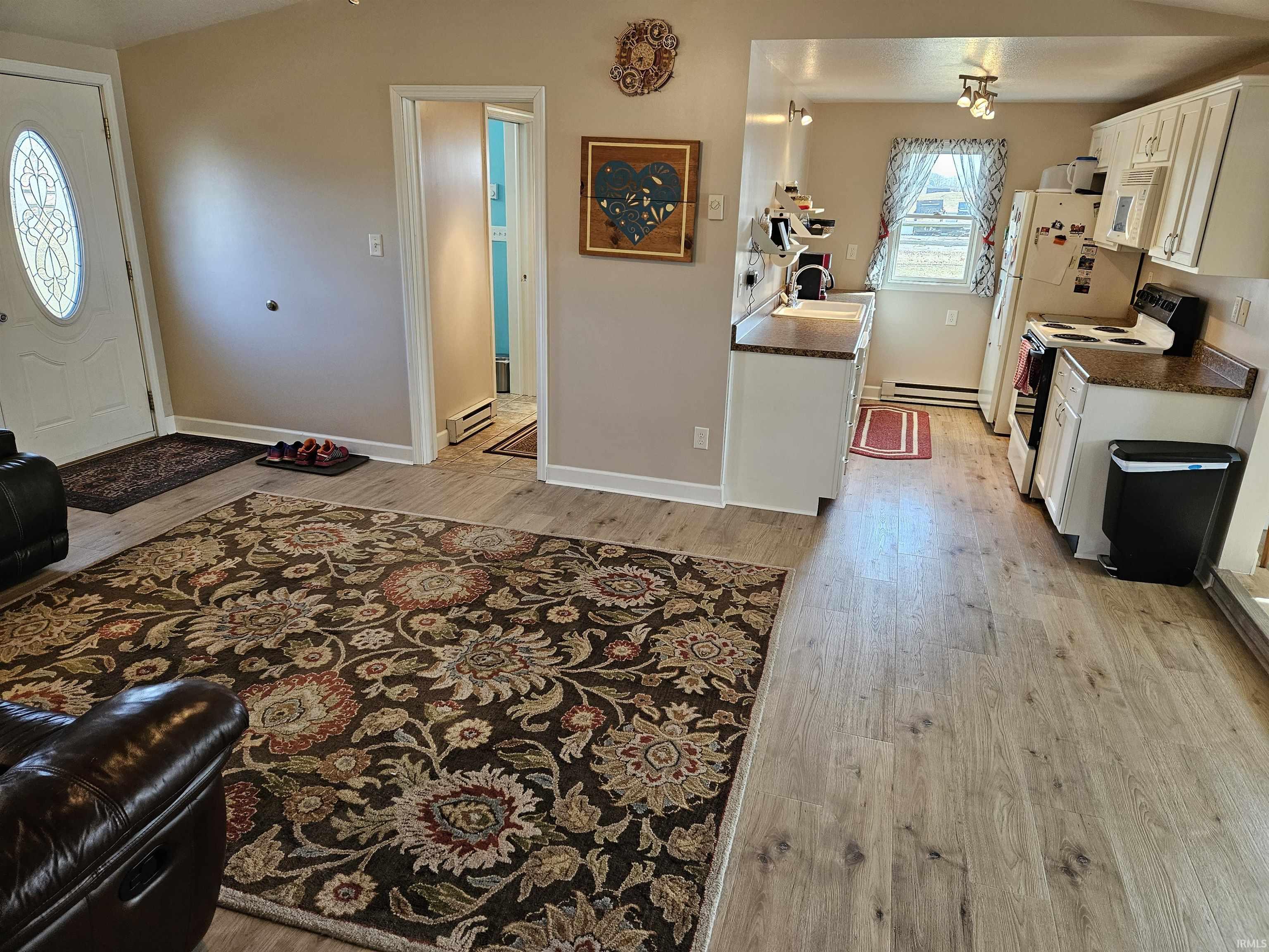 8229 Carroll Road Churubusco, IN 46723 - Photo 6 of 28 Gallery Image 6