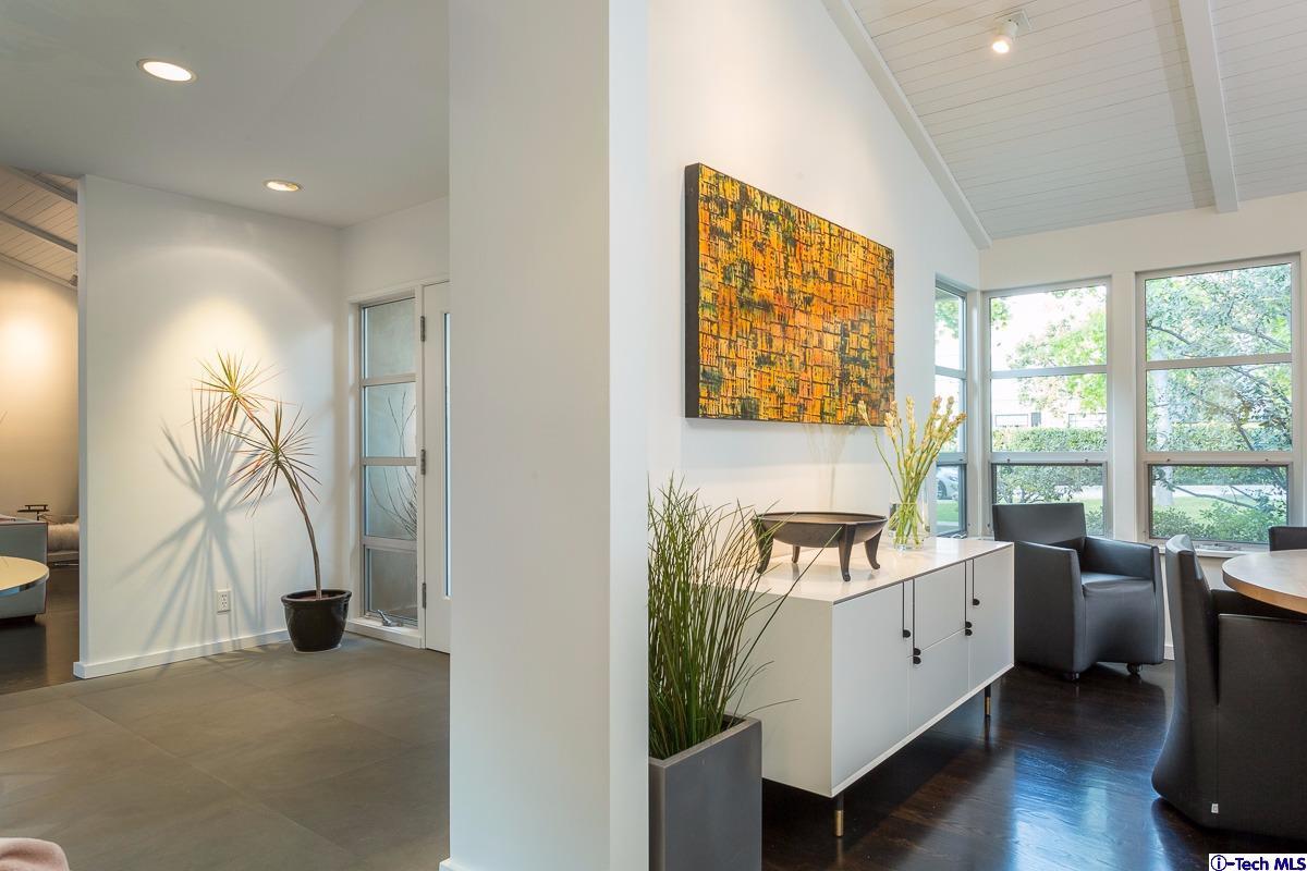 900 Hillcrest Place Pasadena, CA 91106 - Photo 7 of 40 a living room with furniture and a large window