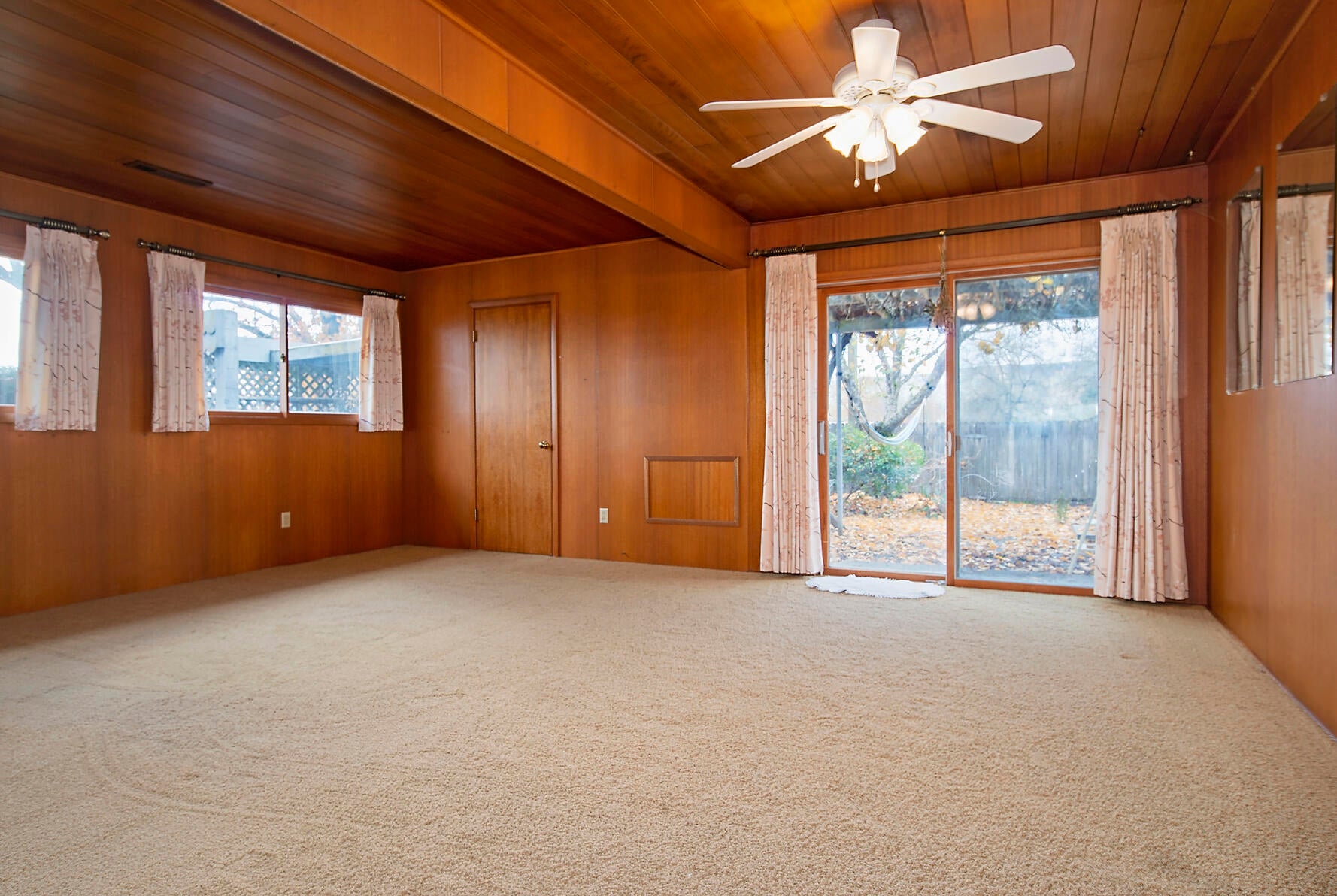 9906 Table Rock Road White City, OR 97503 - Photo 9 of 32 large bed 2