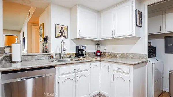$369,999 | 250 East Fern Avenue, Unit 210, Redlands, CA 92373
