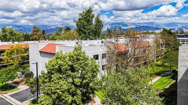 $369,999 | 250 East Fern Avenue, Unit 210, Redlands, CA 92373